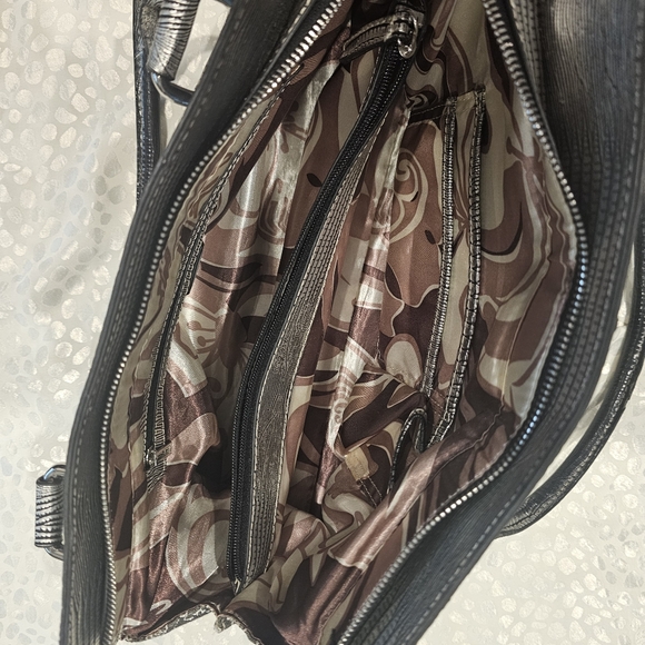 Vintage Guess Handbag - Gray and Silver - VGUC - Monogram - Picture 10 of 15